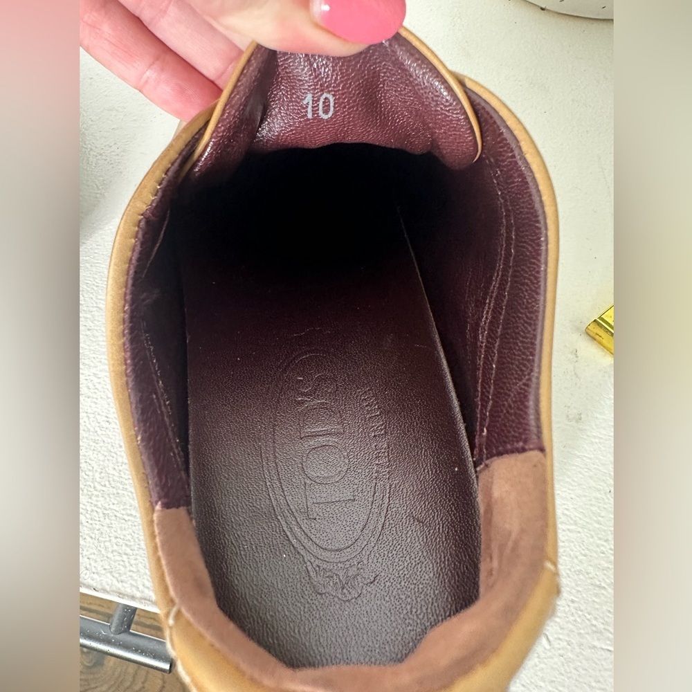 **SOLD**Tod’s Women’s Leather Slip-On Driving Shoes – Camel Tan - Picture 8 of 8